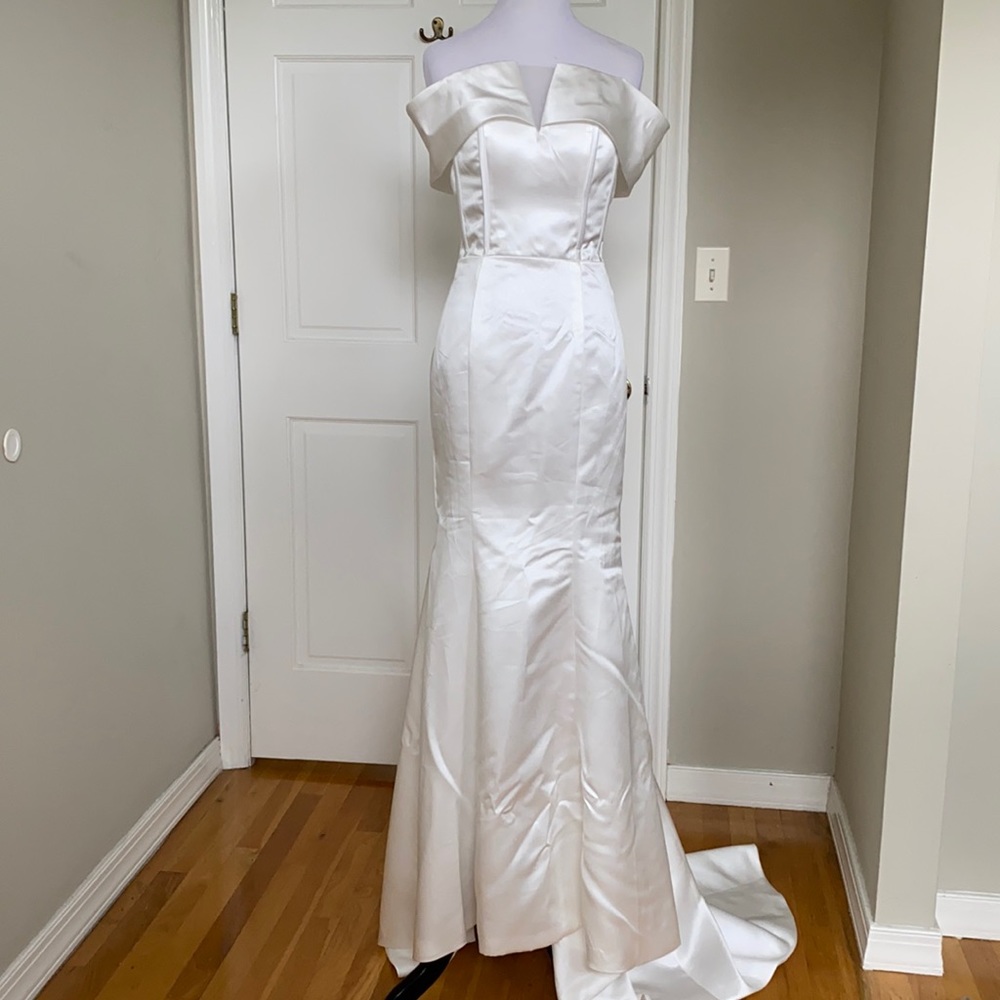 White wedding gown with vail